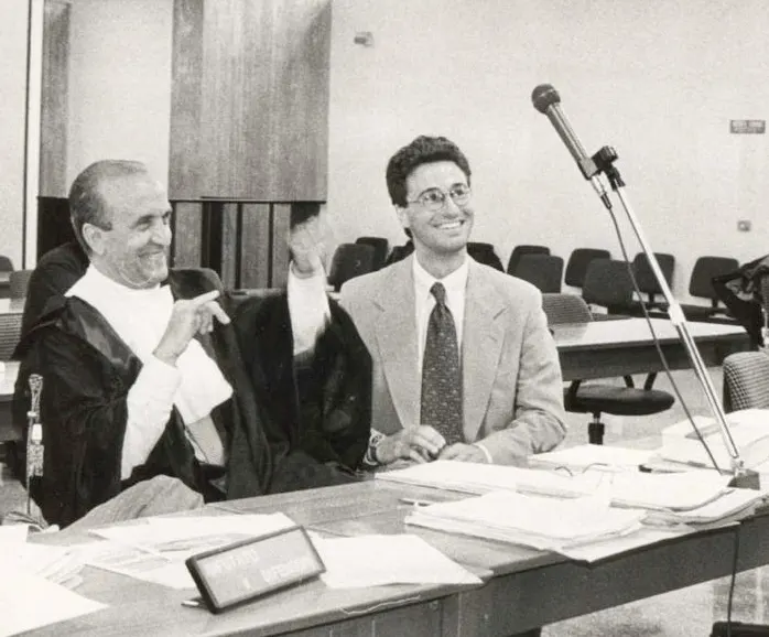 Gian Carlo Ruffino in toga con il figlio Francesco nell'Aula Magna del Tribunale di Savona
