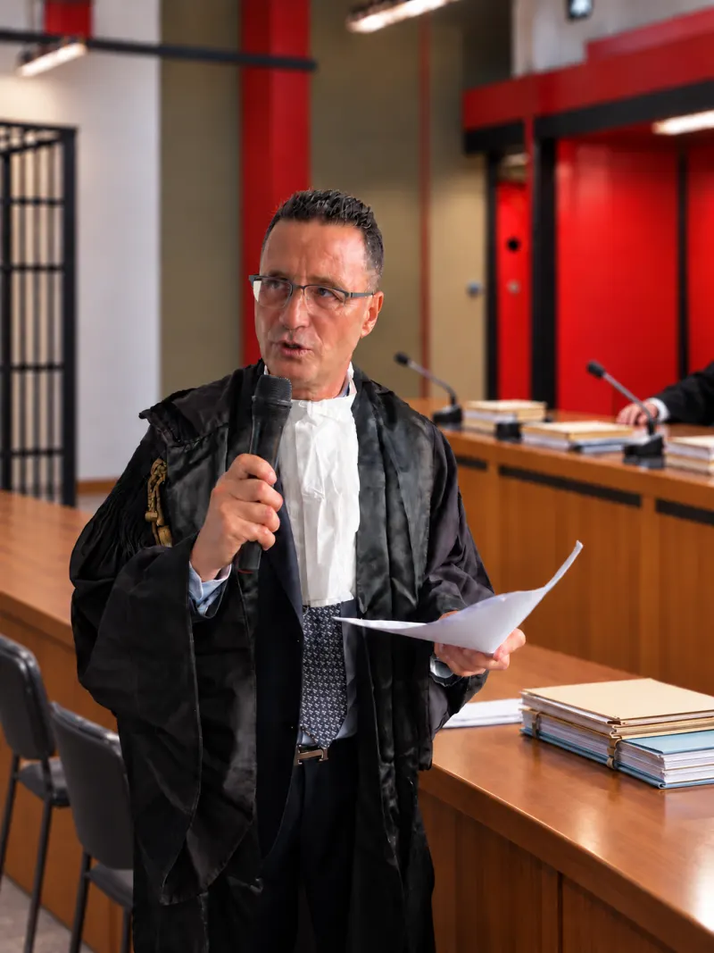 L'avvocato Francesco Ruffino in toga durante un intervento in aula di tribunale